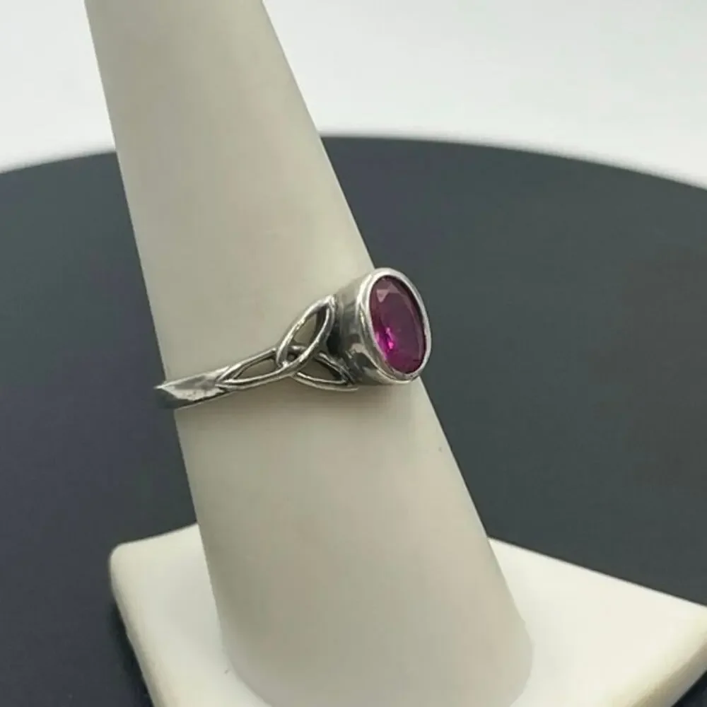 Sterling Silver 925‎ Celtic Knot Oval Bezel Set Red Ruby July Love Ring Sz 8.5